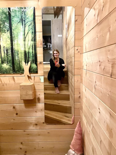 Katja - izvajalka edinstvenega zvočnega tretmaja